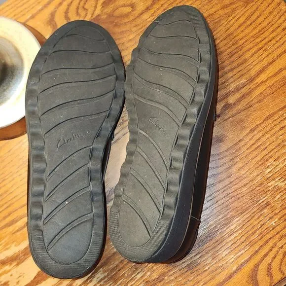 Clarks Sharon Gracie Loafers | W 9.5M | Elegant Style Meets All-Day Comfort - Picture 6 of 9